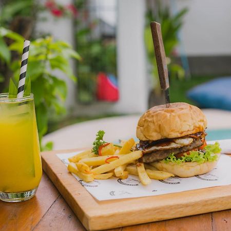 What The Duck Backpackers Canggu  Luaran gambar