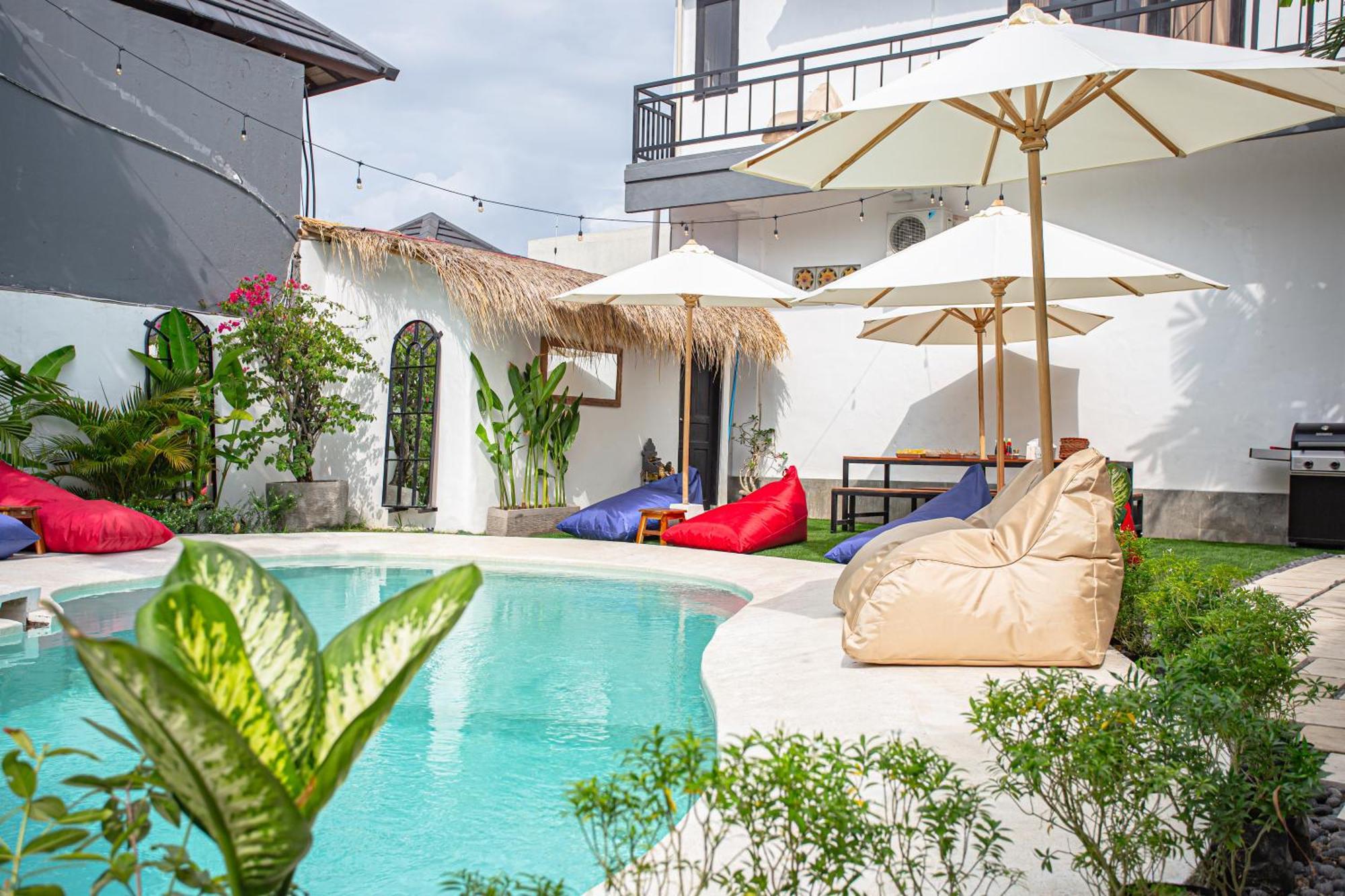 What The Duck Backpackers Canggu  Luaran gambar