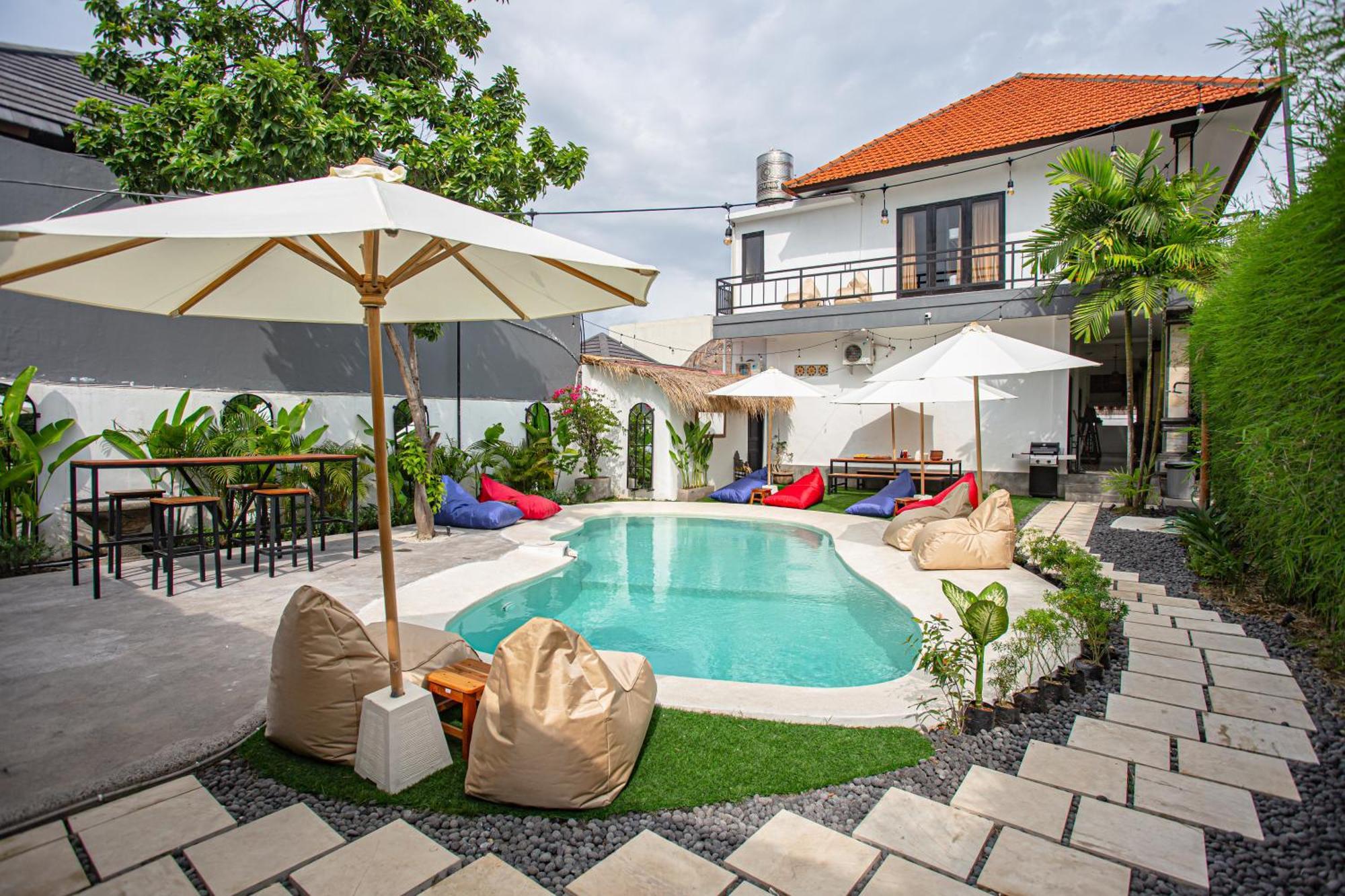 What The Duck Backpackers Canggu  Luaran gambar