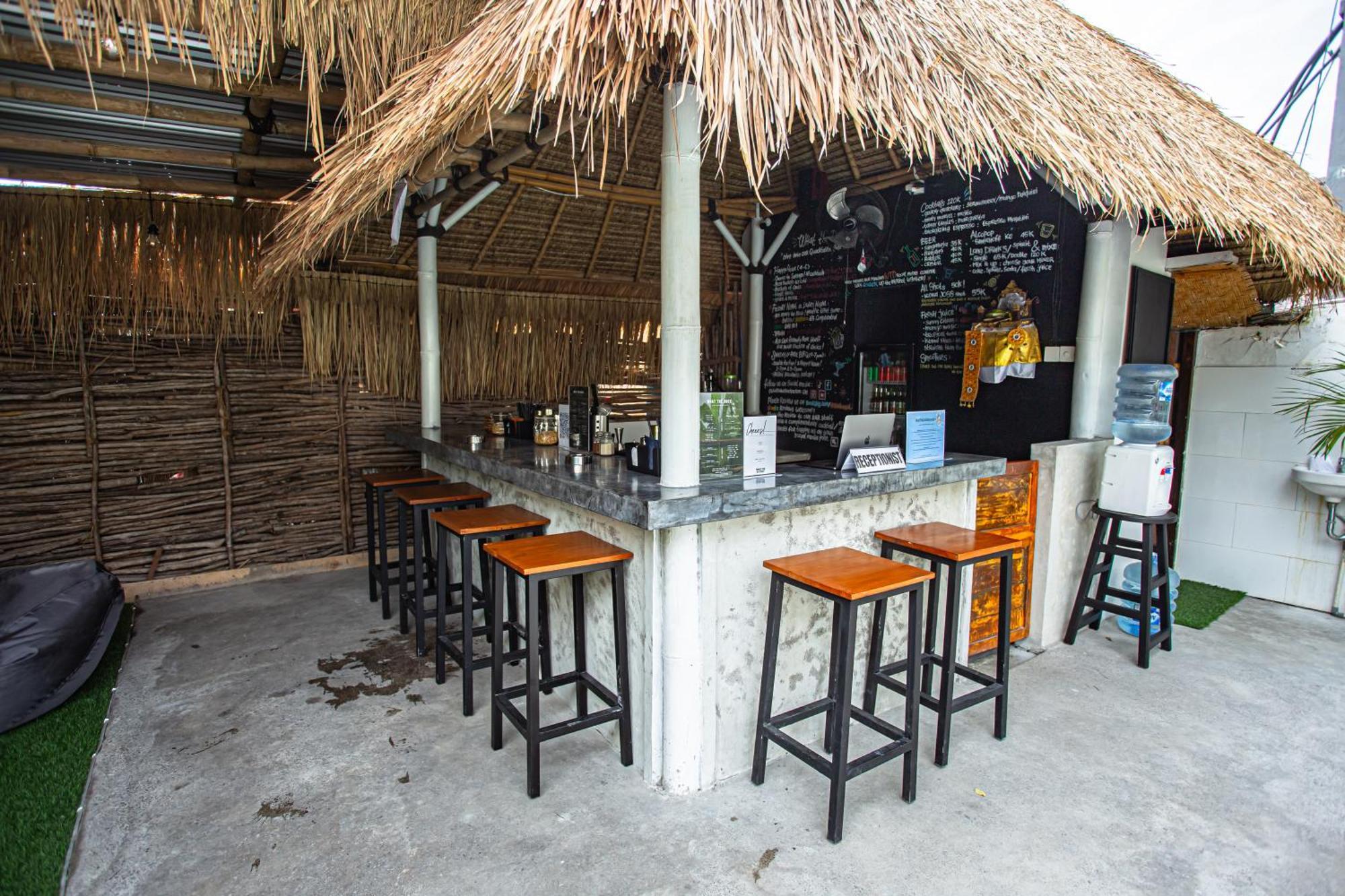 What The Duck Backpackers Canggu  Luaran gambar