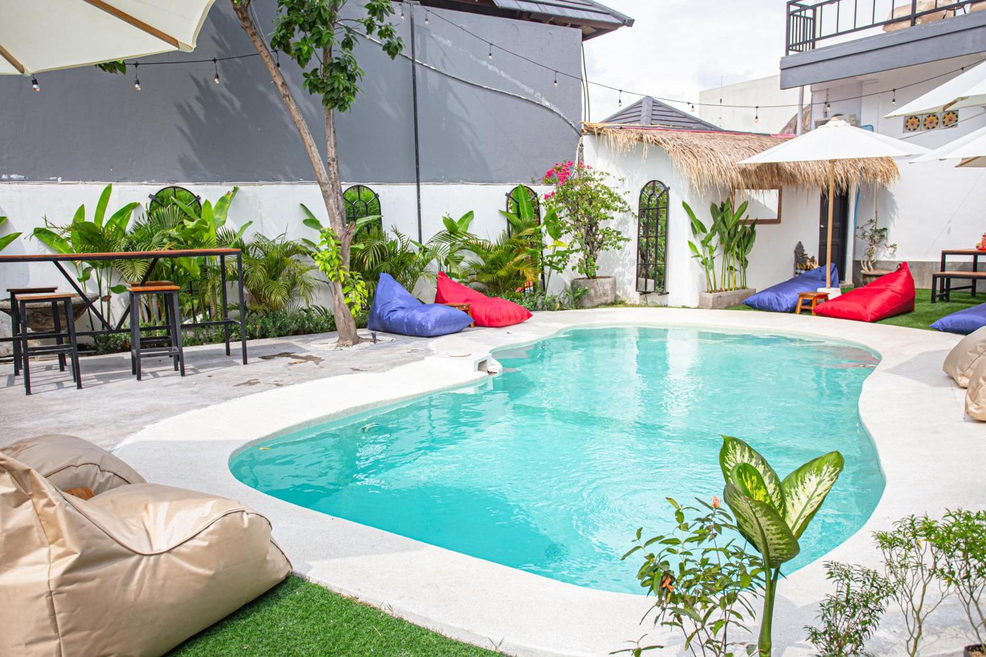 What The Duck Backpackers Canggu  Luaran gambar